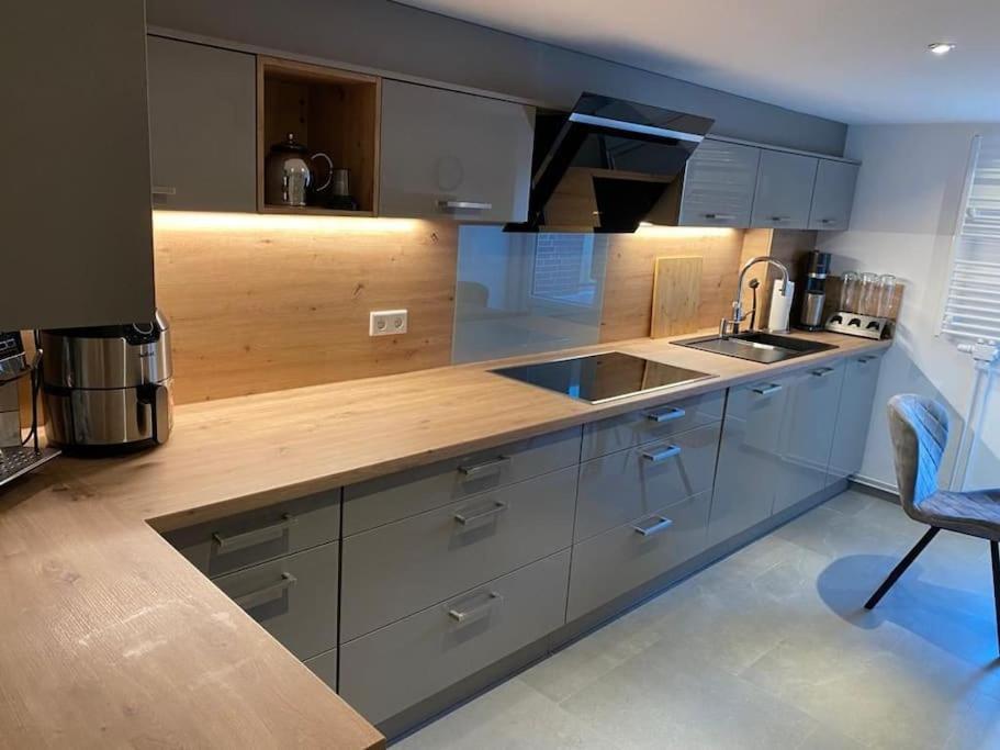 Ferienwohnung Hereinspaziert Вилхелмсхафен Екстериор снимка