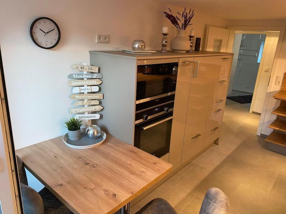 Ferienwohnung Hereinspaziert Вилхелмсхафен Екстериор снимка